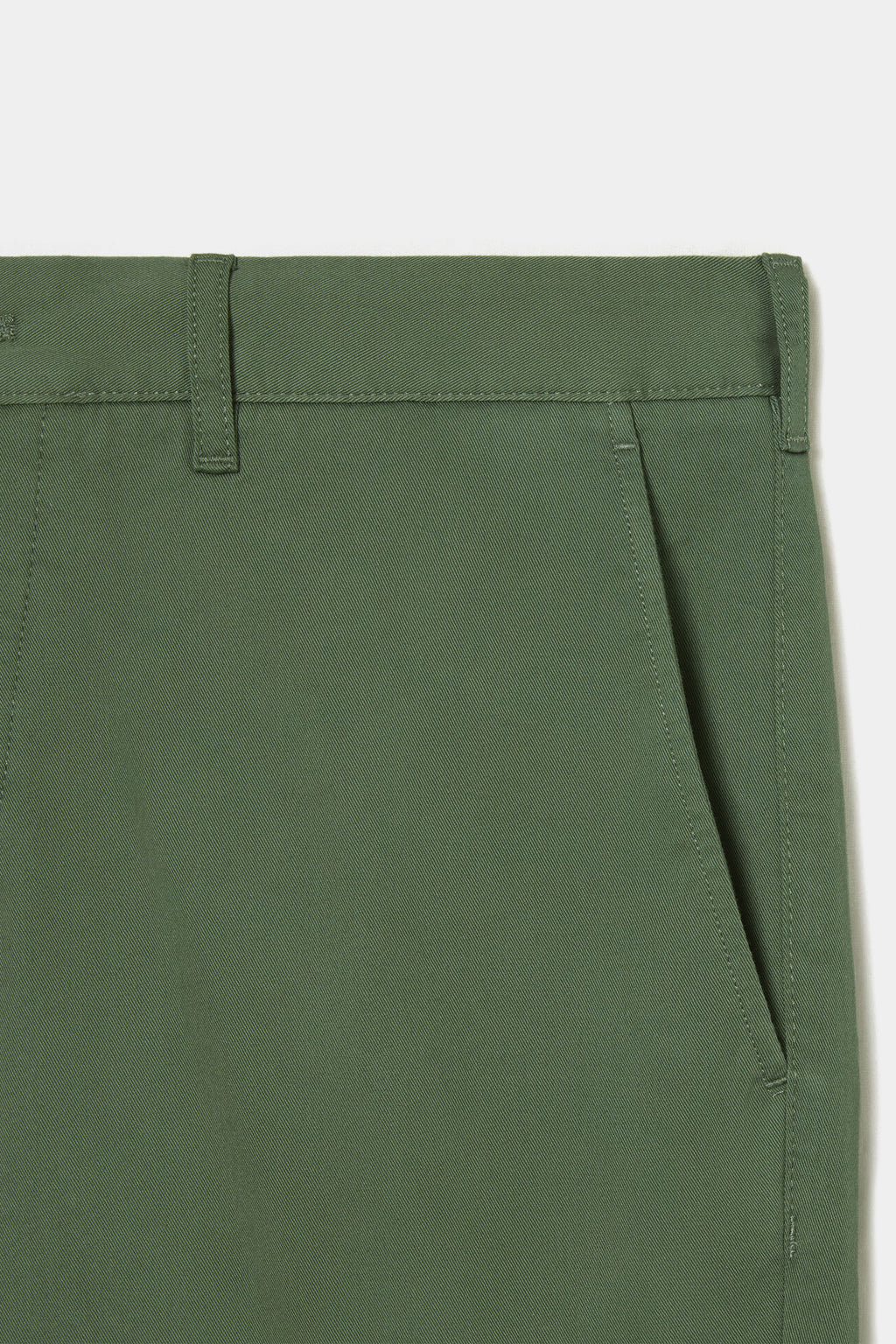 Lacoste - Men's Slim Fit Stretch Cotton Bermuda Shorts